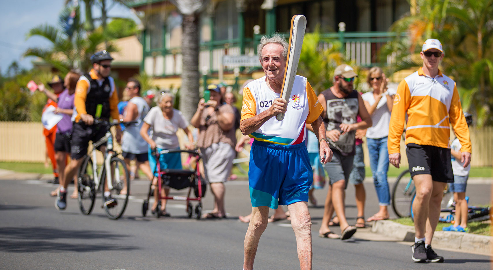 elderly kincare customer keith out walking to participate in the commonwealth games